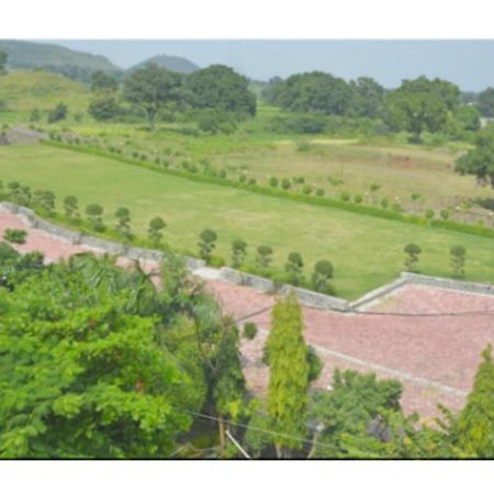 Hotel Fun N Food , Mandu Bagian luar foto