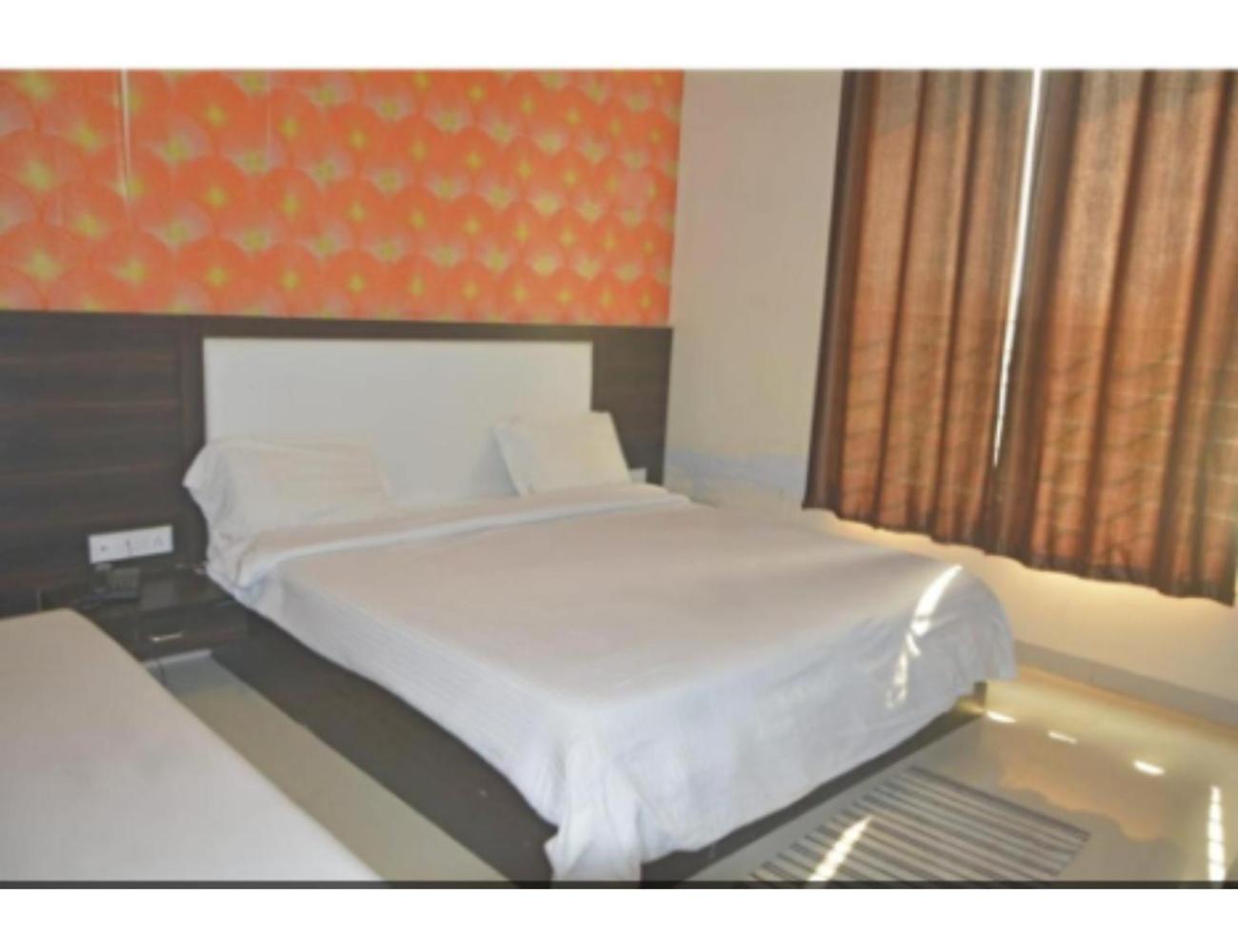 Hotel Fun N Food , Mandu Bagian luar foto