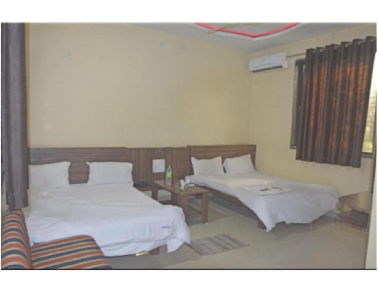 Hotel Fun N Food , Mandu Bagian luar foto